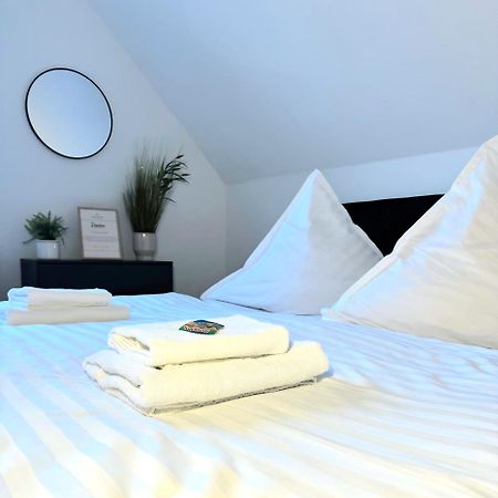 Ama Home Apartment In Hiddenhausen - Wlan, Smart-Tv - Nahe A30 & A2 - Nur 10 Min Von Herford ภายนอก รูปภาพ