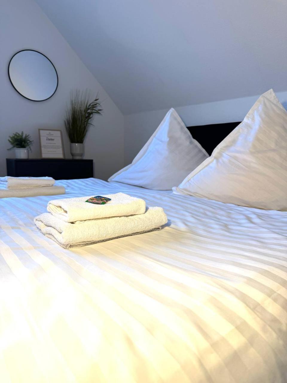 Ama Home Apartment In Hiddenhausen - Wlan, Smart-Tv - Nahe A30 & A2 - Nur 10 Min Von Herford ภายนอก รูปภาพ