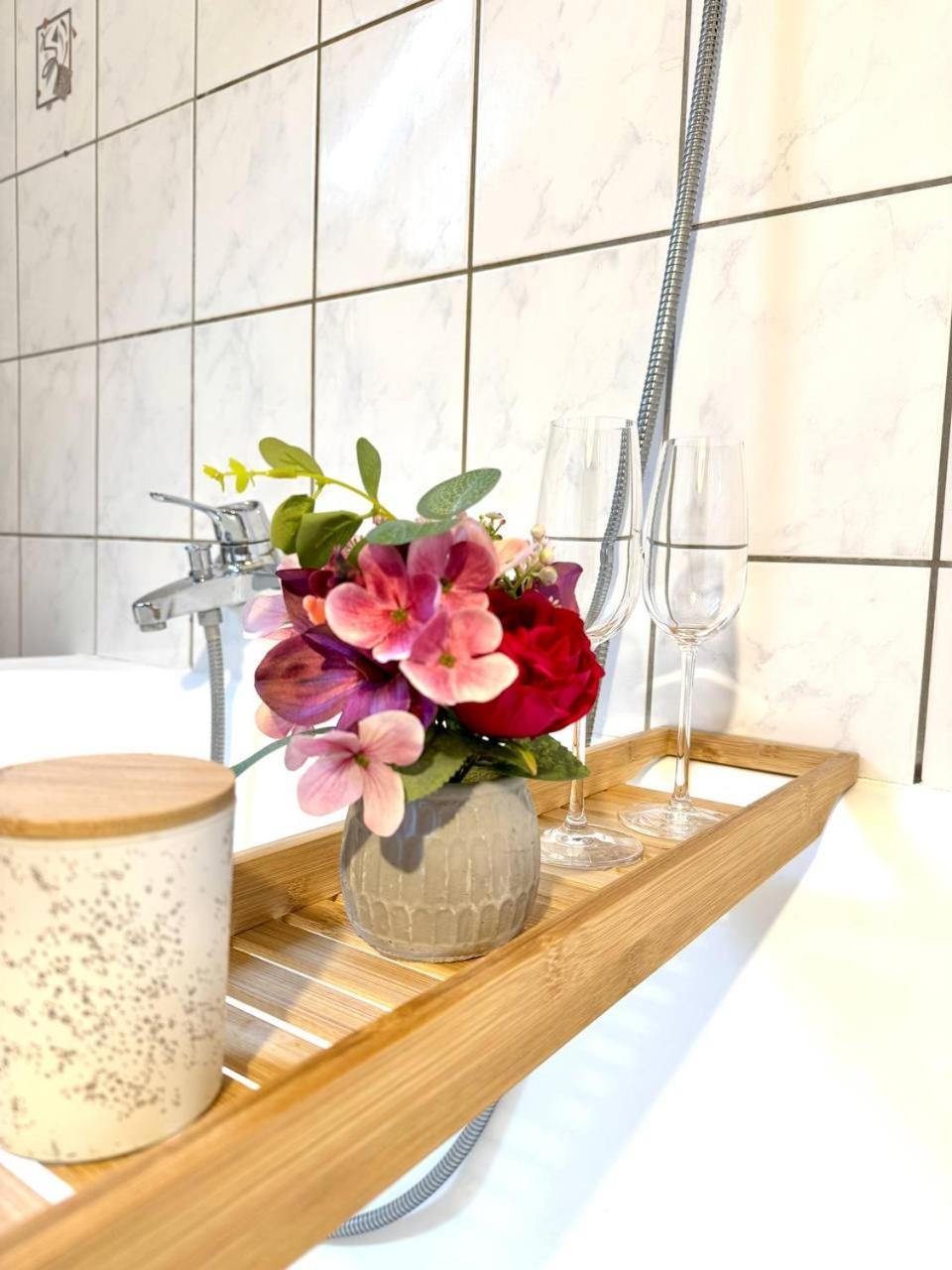 Ama Home Apartment In Hiddenhausen - Wlan, Smart-Tv - Nahe A30 & A2 - Nur 10 Min Von Herford ภายนอก รูปภาพ